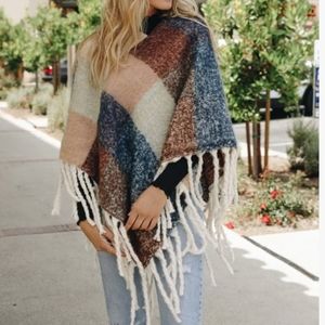 Leto Collection Peach & Blue Poncho